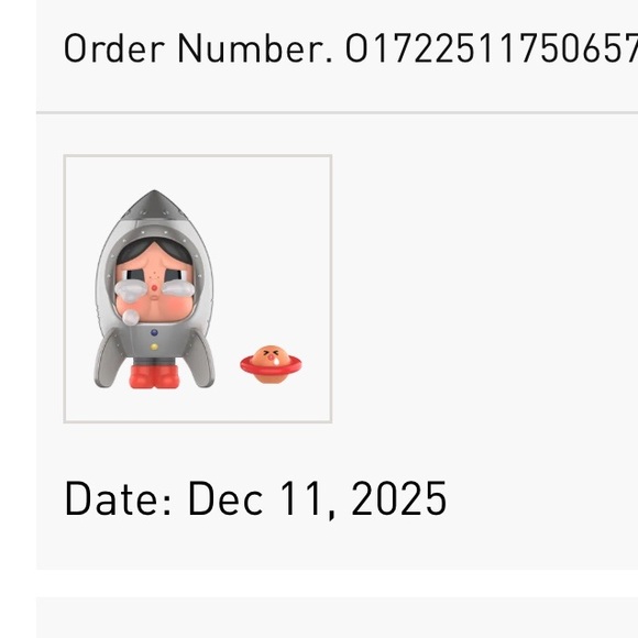 Popmart Crying To The Moon Series Figure The Space Traveler - Picture 2 of 4